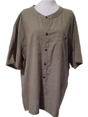 ** Two-Sided Men's Casual Button-Front Short Sleeve Shirt in Olive Size 4XL